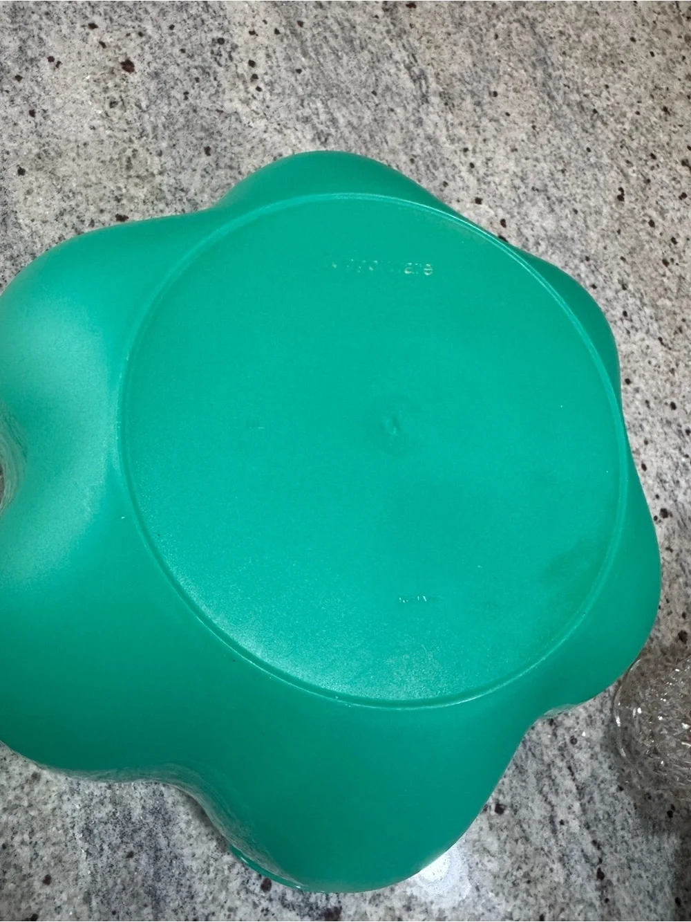 Tupperware chip and dip bowl